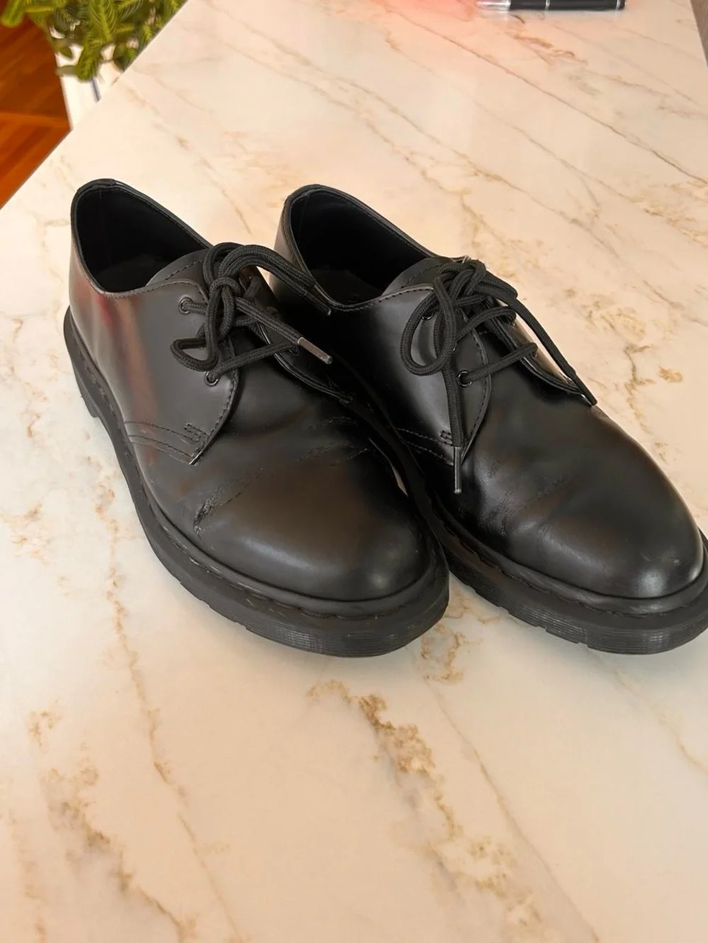 Dr. Martens 1461 Black Mono Smooth Leather Oxfords. Size US 10 men’s.